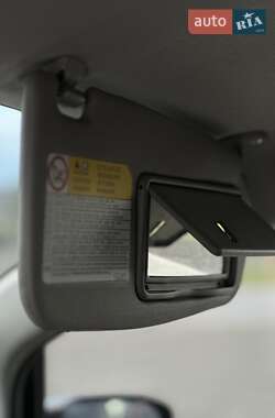 Хэтчбек Citroen C-Zero 2011 в 