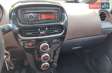 Хетчбек Citroen C-Zero 2011 в 