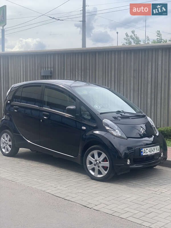 Хэтчбек Citroen C-Zero 2011 в 