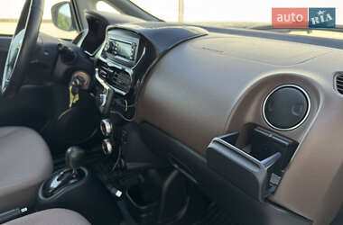 Хэтчбек Citroen C-Zero 2012 в 