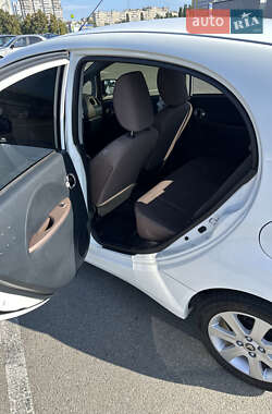 Хэтчбек Citroen C-Zero 2013 в 