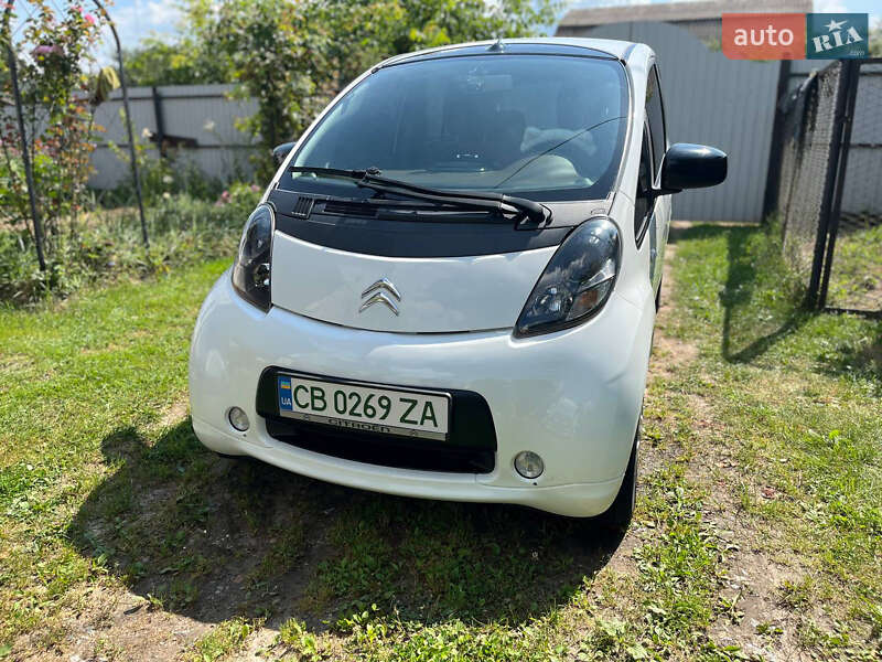Хэтчбек Citroen C-Zero 2011 в 