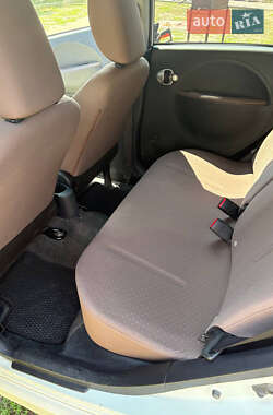 Хэтчбек Citroen C-Zero 2011 в 