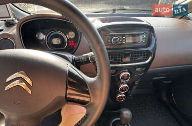 Хэтчбек Citroen C-Zero 2011 в 