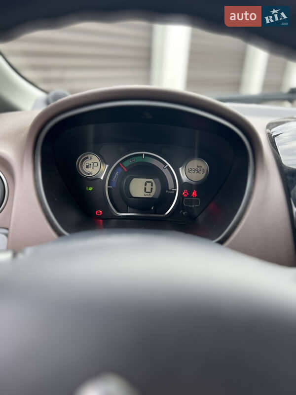 Хетчбек Citroen C-Zero 2011 в Луцьку фото 11 Хетчбек Citroen C-Zero 2011 в Луцьку