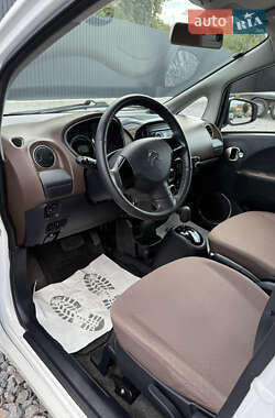 Хэтчбек Citroen C-Zero 2011 в 