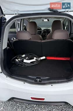 Хэтчбек Citroen C-Zero 2011 в 