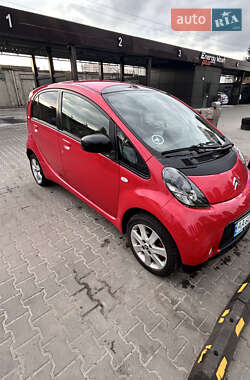 Хэтчбек Citroen C-Zero 2011 в 