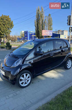 Хэтчбек Citroen C-Zero 2011 в 