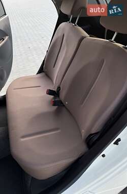 Хэтчбек Citroen C-Zero 2014 в 