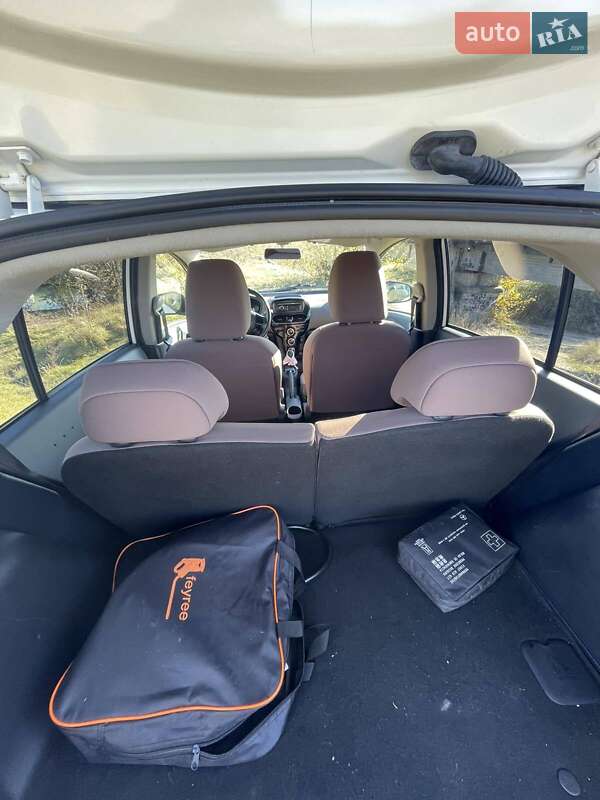 Хэтчбек Citroen C-Zero 2014 в Виннице фото 10 Хэтчбек Citroen C-Zero 2014 в Виннице