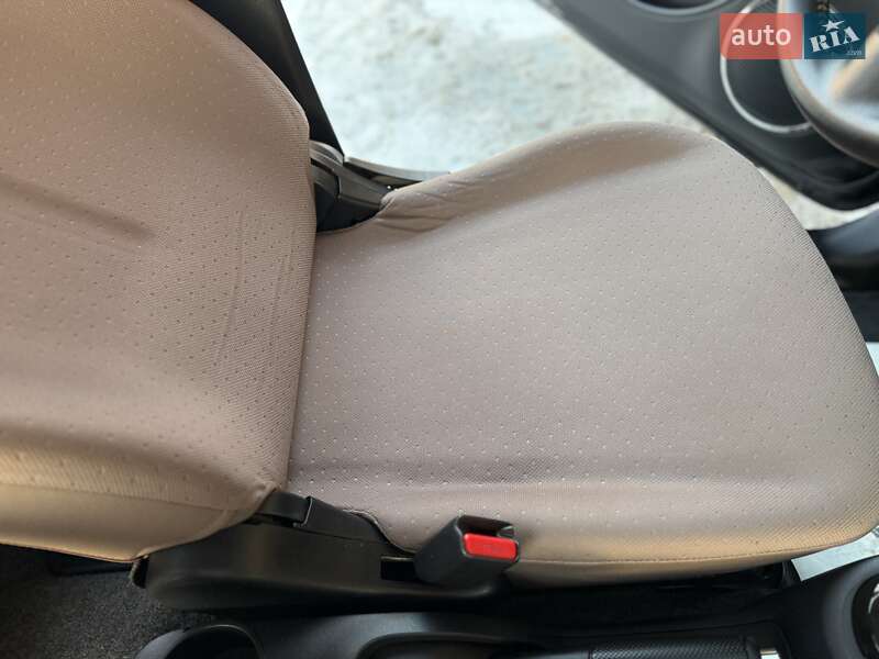 Хэтчбек Citroen C-Zero 2014 в Трускавце фото 33 Хэтчбек Citroen C-Zero 2014 в Трускавце