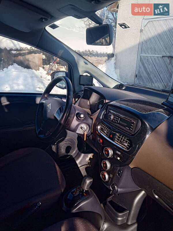 Хэтчбек Citroen C-Zero 2012 в Каменке-Бугской