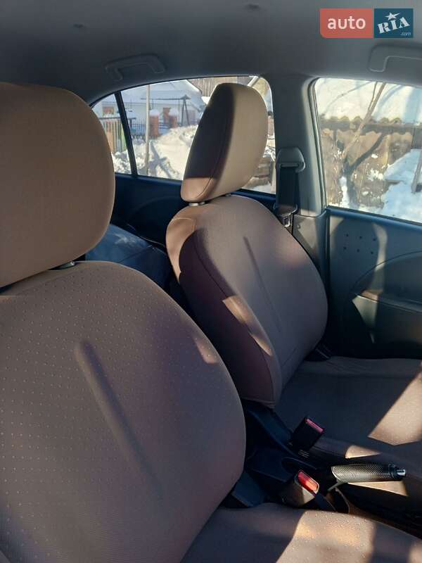 Хэтчбек Citroen C-Zero 2012 в Каменке-Бугской