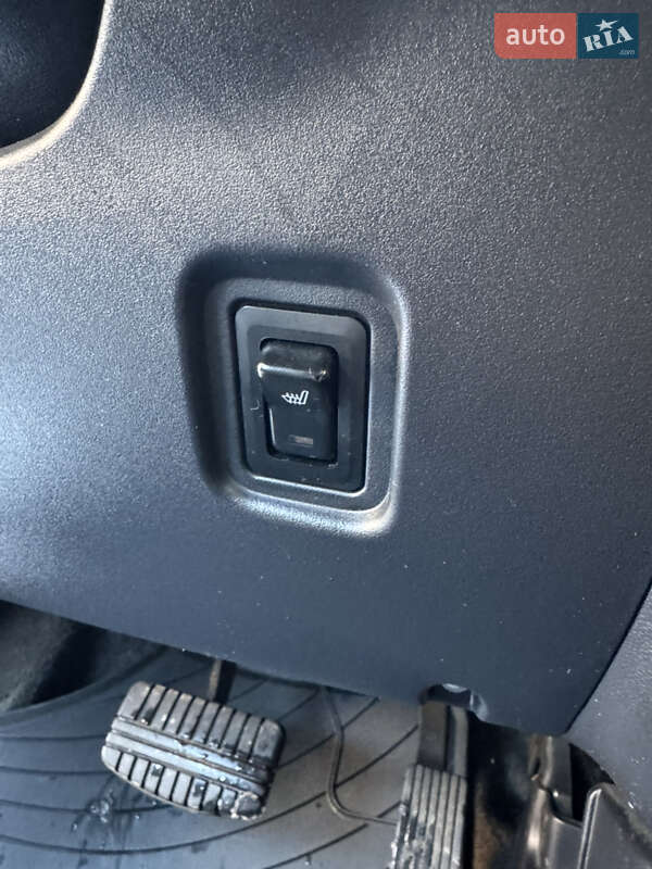 Хэтчбек Citroen C-Zero 2015 в Владимире фото 19 Хэтчбек Citroen C-Zero 2015 в Владимире