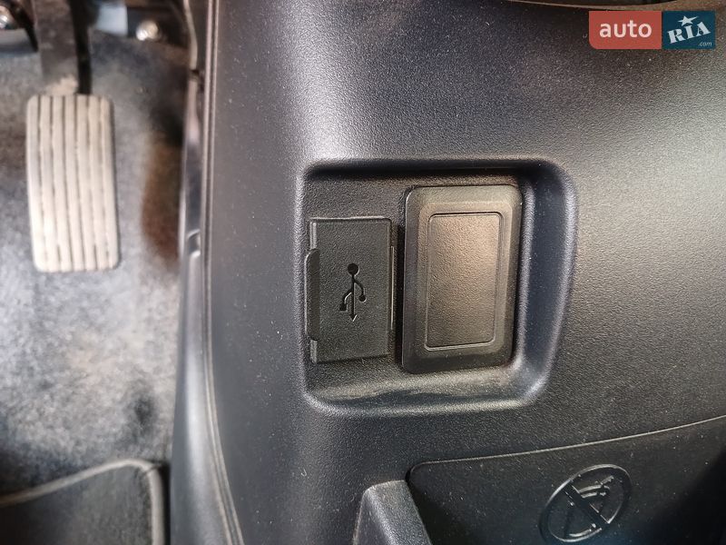 Хетчбек Citroen C-Zero 2011 в Рівному фото 27 Хетчбек Citroen C-Zero 2011 в Рівному