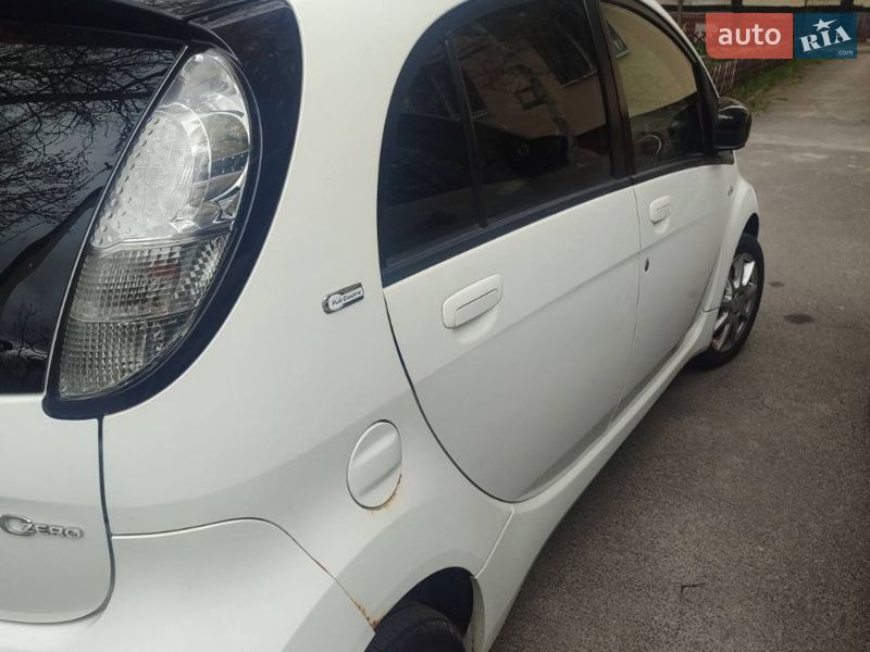 Хетчбек Citroen C-Zero 2011 в Дніпрі