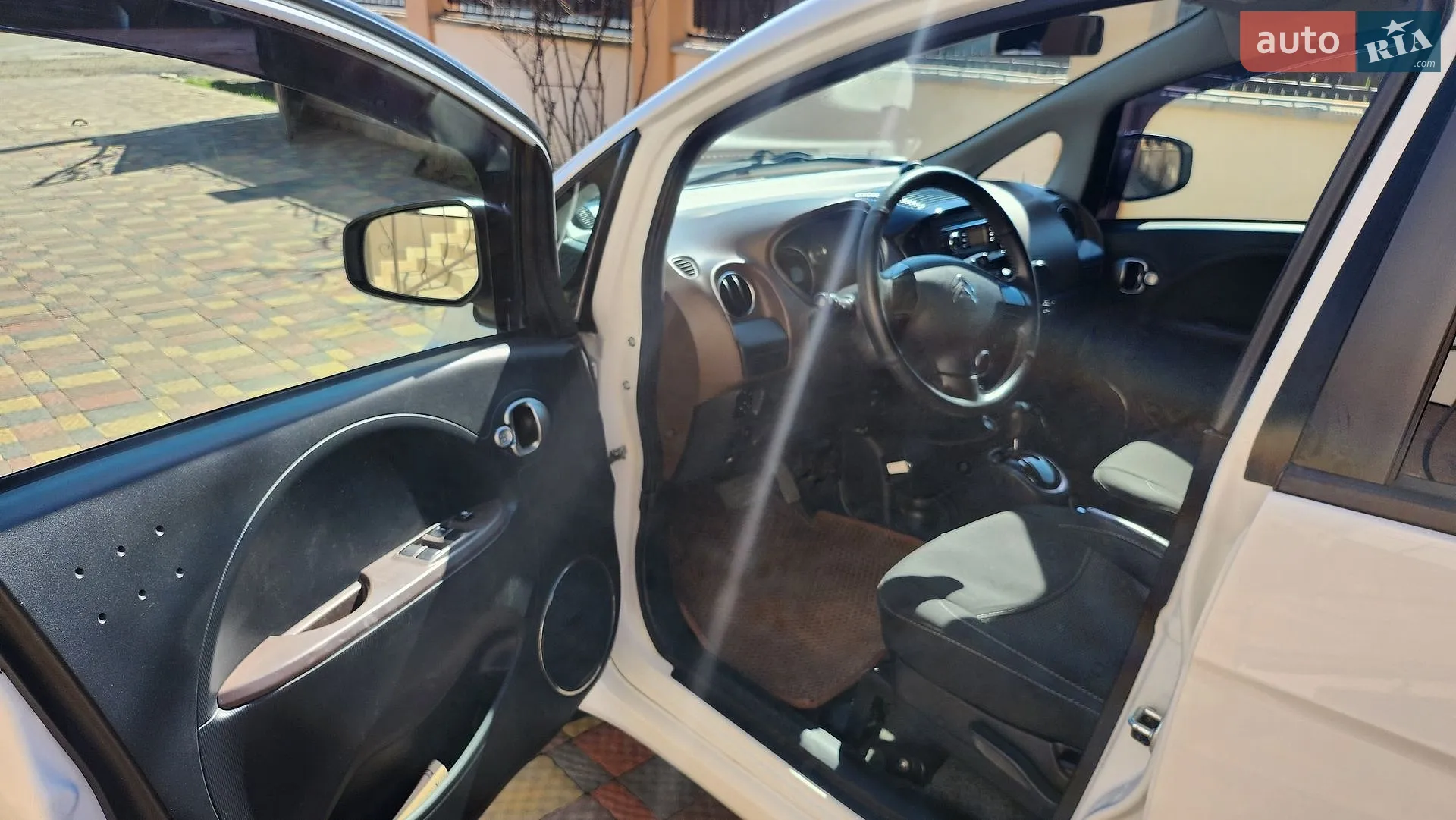 2011 Citroen C-ZERO - мініатюра 8