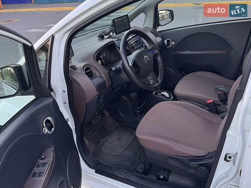 Хетчбек Citroen C-Zero 2011 в Стрию