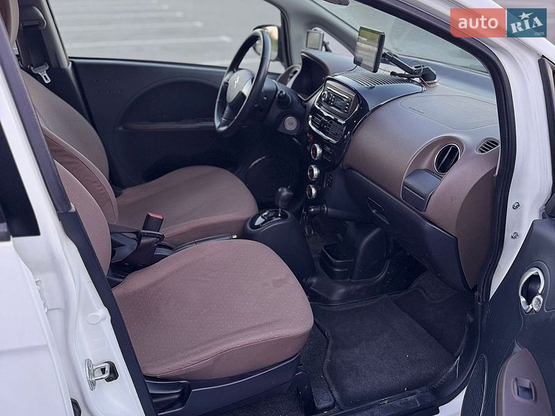 Хетчбек Citroen C-Zero 2011 в Стрию