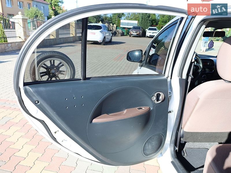 Хэтчбек Citroen C-Zero 2011 в Самборе
