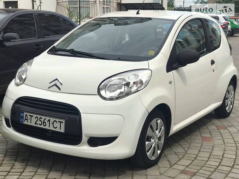 Хэтчбек Citroen C1 2012 в 