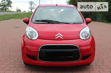Хэтчбек Citroen C1 2011 в 