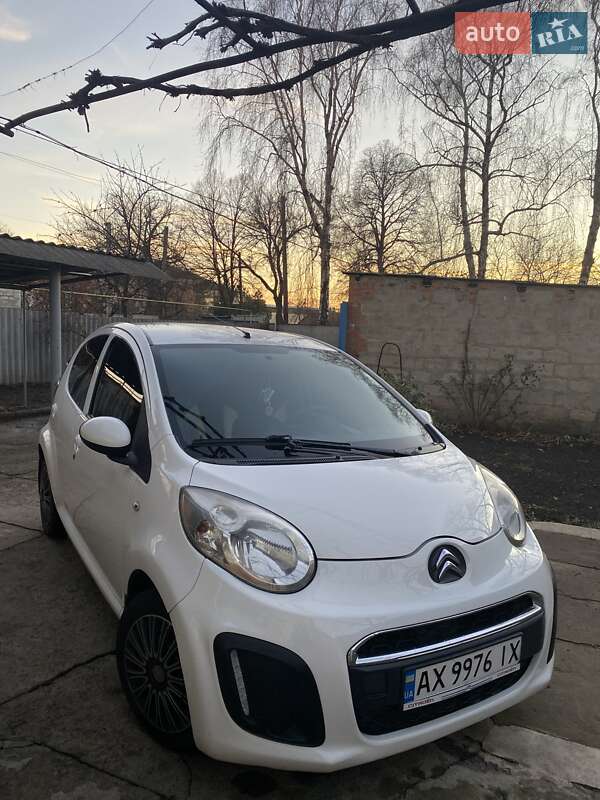 Хэтчбек Citroen C1 2013 в Краснограде фото 4 Хэтчбек Citroen C1 2013 в Краснограде