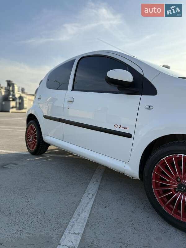 Хэтчбек Citroen C1 2010 в Киеве