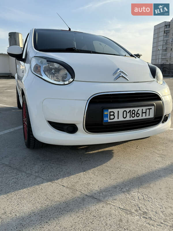 Хэтчбек Citroen C1 2010 в Киеве