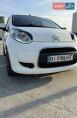 Хэтчбек Citroen C1 2010 в 