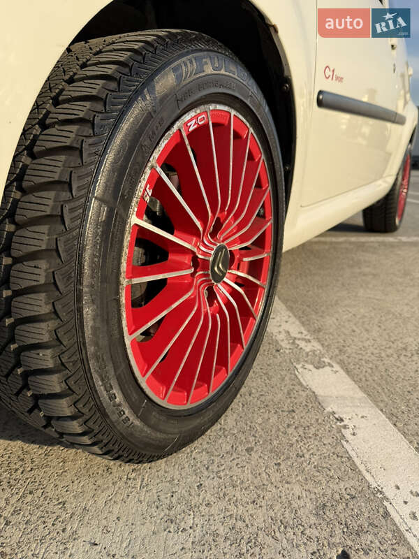 Хэтчбек Citroen C1 2010 в Киеве