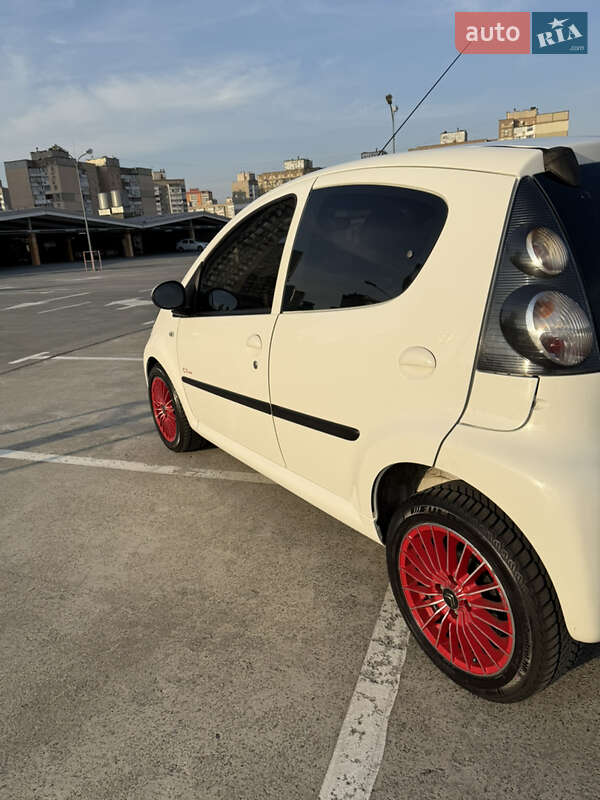 Хэтчбек Citroen C1 2010 в Киеве