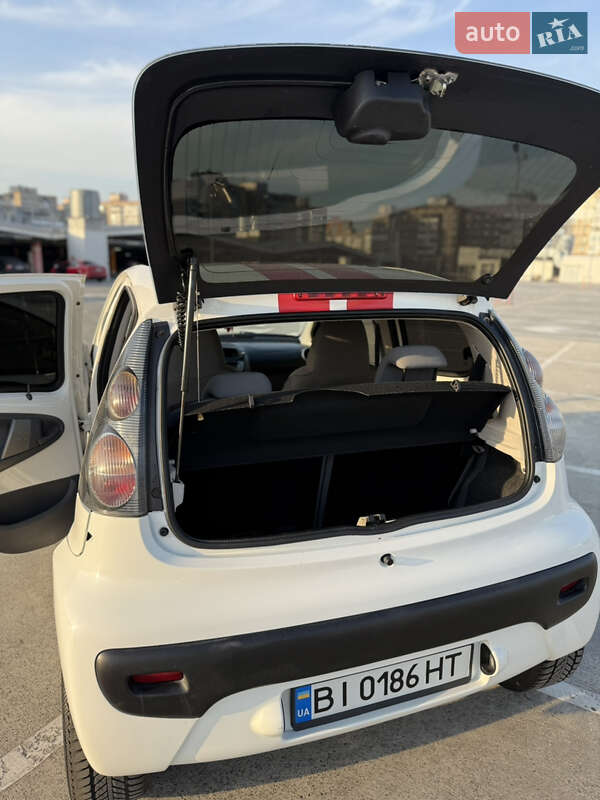 Хэтчбек Citroen C1 2010 в Киеве