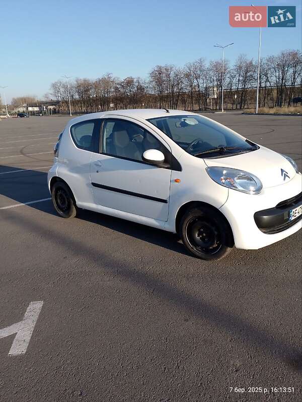 Хэтчбек Citroen C1 2008 в 