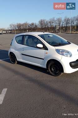 Хэтчбек Citroen C1 2008 в 