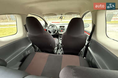 Хэтчбек Citroen C1 2006 в 