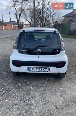 Хэтчбек Citroen C1 2012 в 
