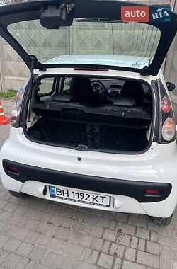 Хэтчбек Citroen C1 2012 в 