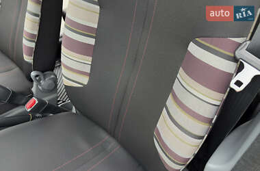 Хэтчбек Citroen C1 2011 в 