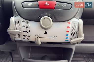 Хэтчбек Citroen C1 2011 в 