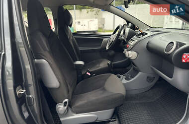 Хэтчбек Citroen C1 2006 в 