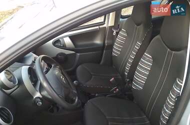 Хэтчбек Citroen C1 2012 в 