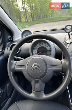Хэтчбек Citroen C1 2012 в 