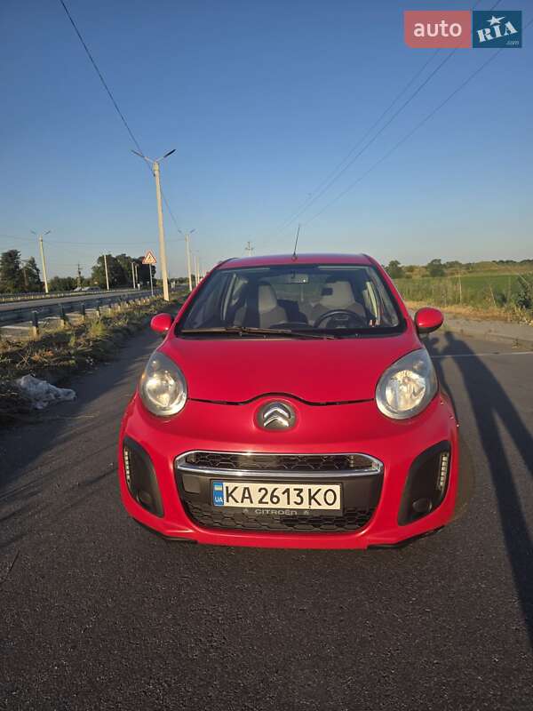 Хэтчбек Citroen C1 2013 в 