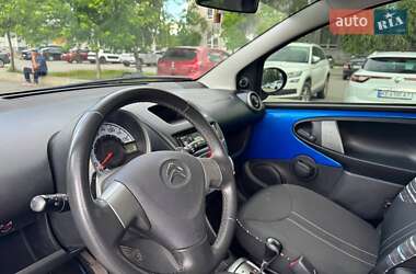 Хэтчбек Citroen C1 2013 в 