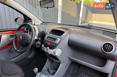 Хэтчбек Citroen C1 2011 в 