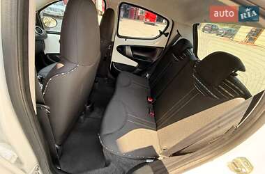 Хэтчбек Citroen C1 2013 в 