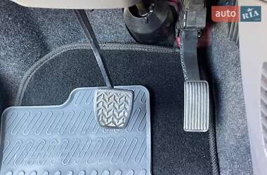 Хэтчбек Citroen C1 2011 в 