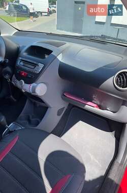 Хэтчбек Citroen C1 2011 в 